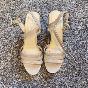 Chinese Laundry strappy heels size 7 womens